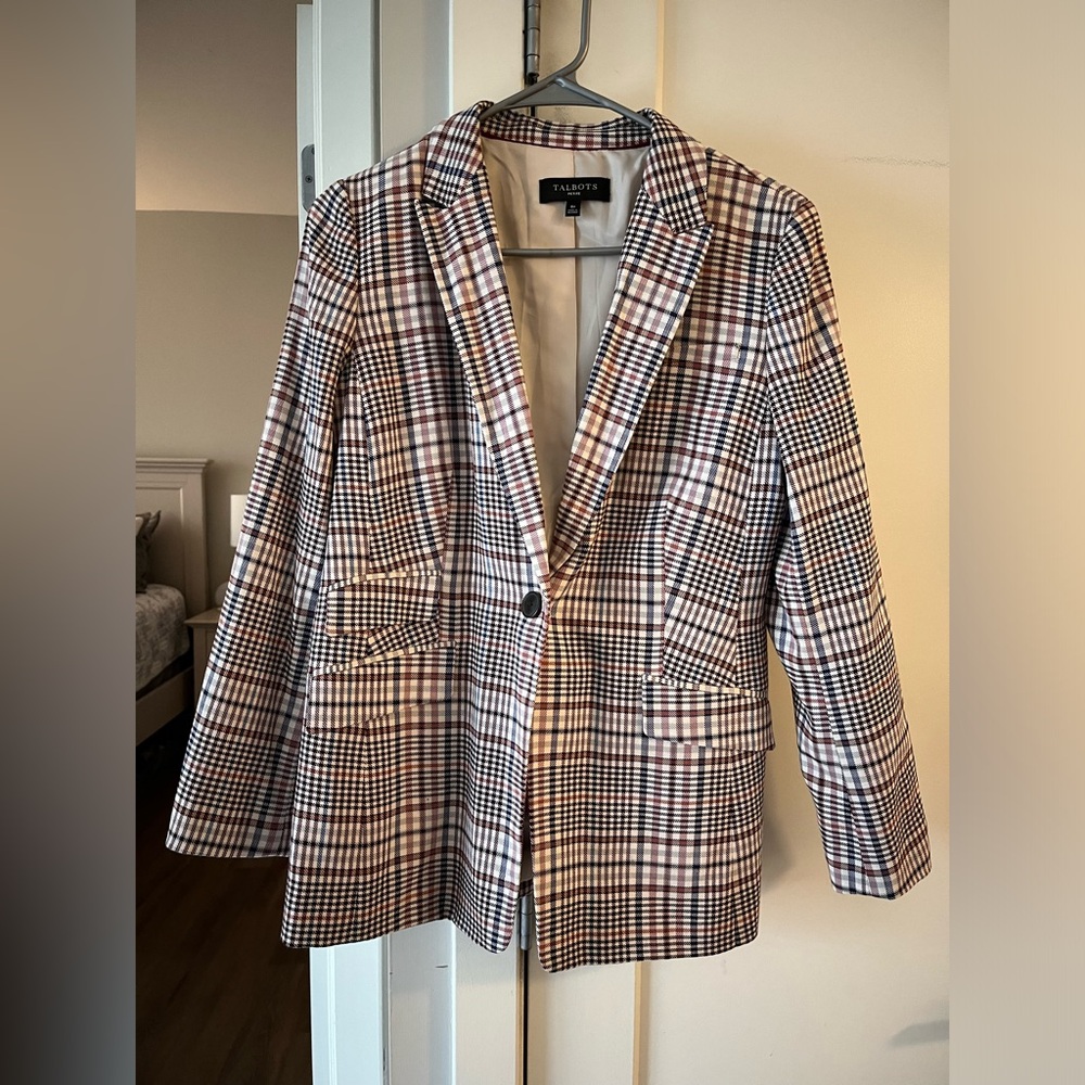 Brand new without tags; worn once for a zoom interview. In excellent condition